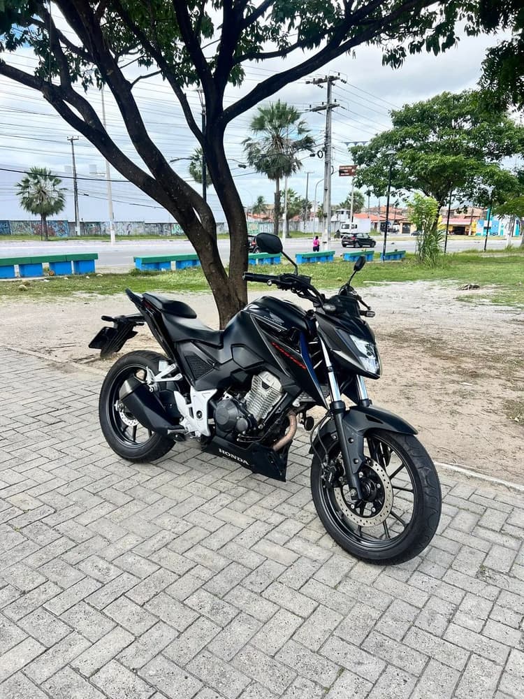 CB 300 f