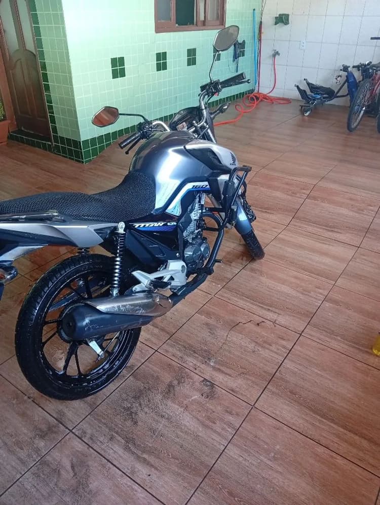 Titan 160 