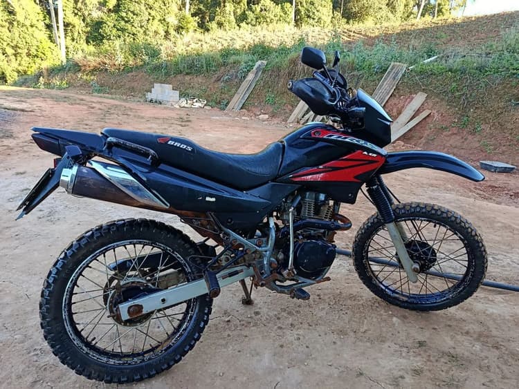 Vende-se Bros 150