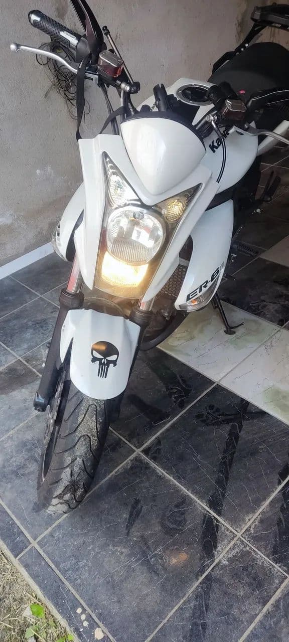 Kawasaki ER6N 