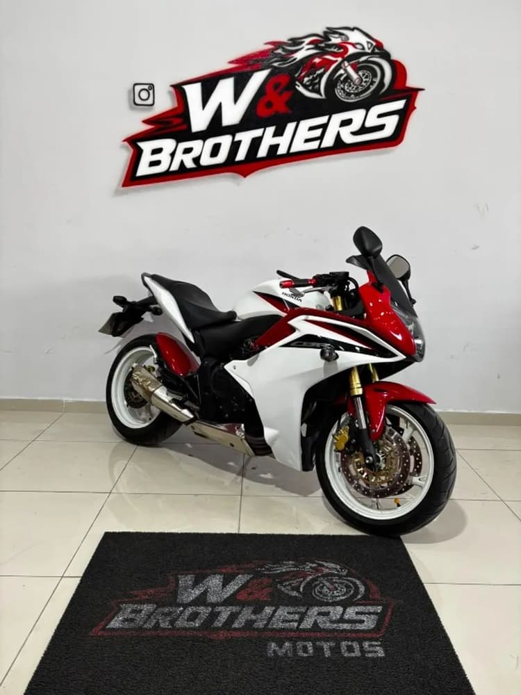 CBR 600F 2012 (baixa km) 