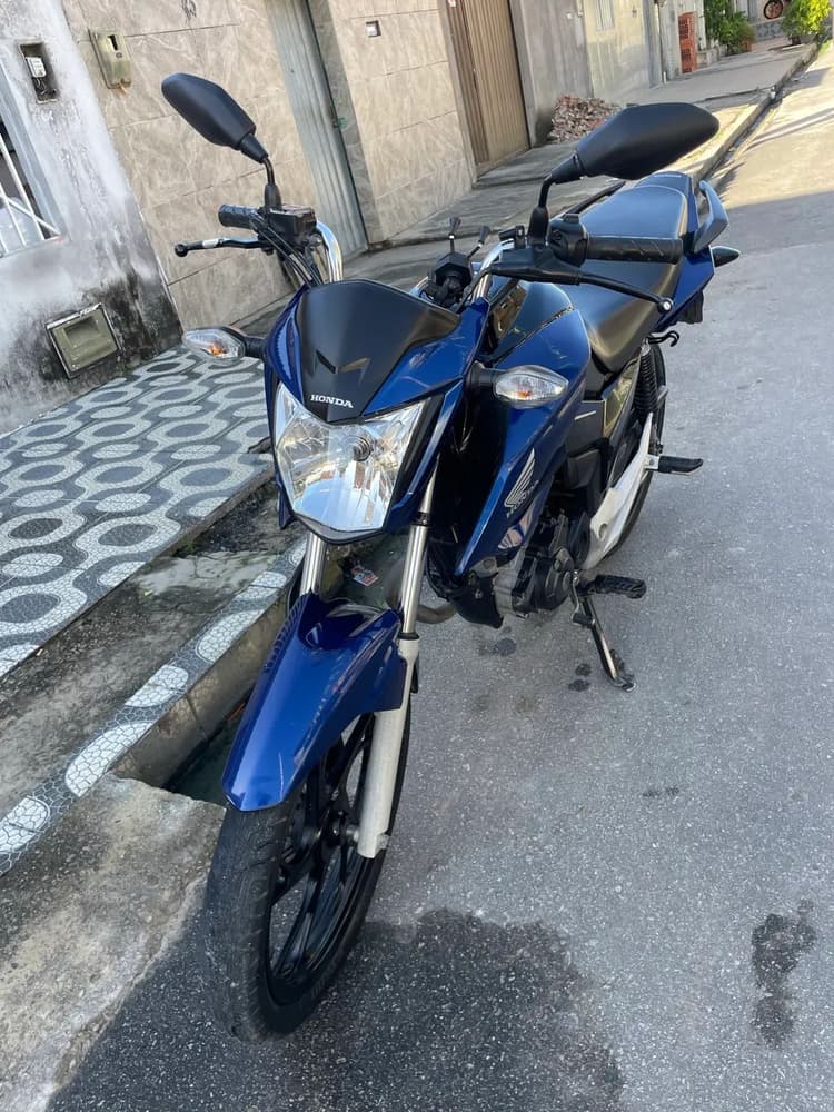 Vendo essa moto