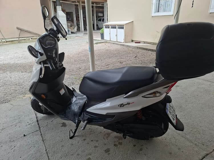 Moto usada com única dona