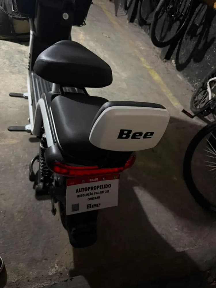 Moto bee u1