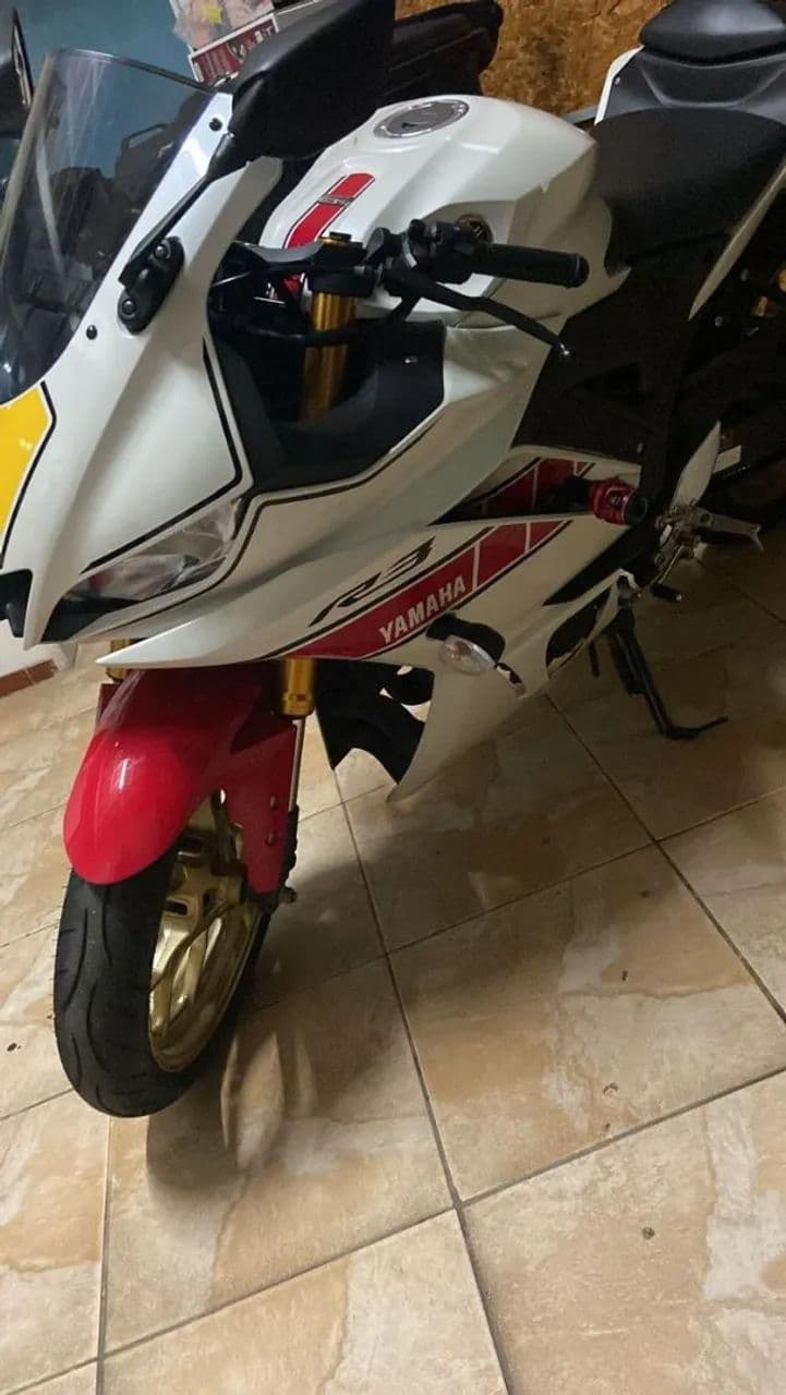 YAMAHA R3