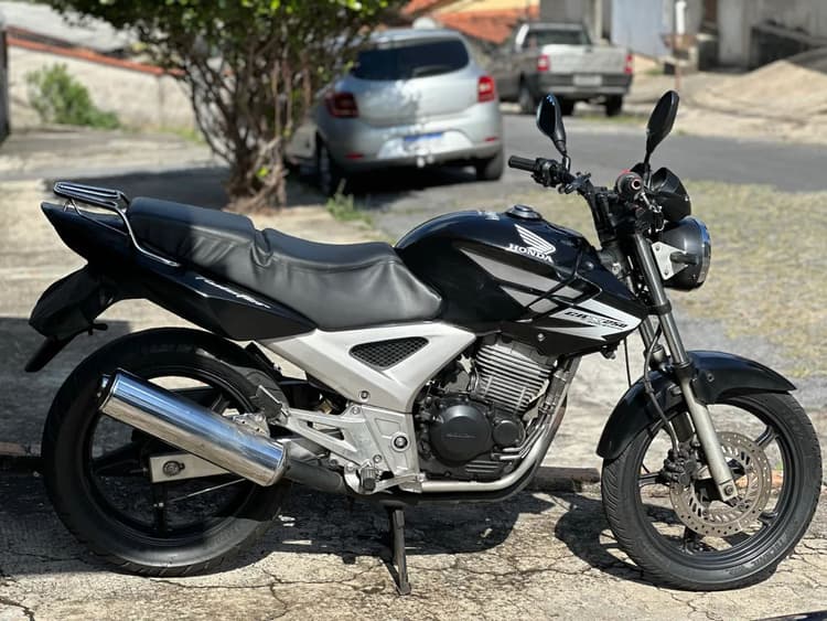 Cbx Twister 2004