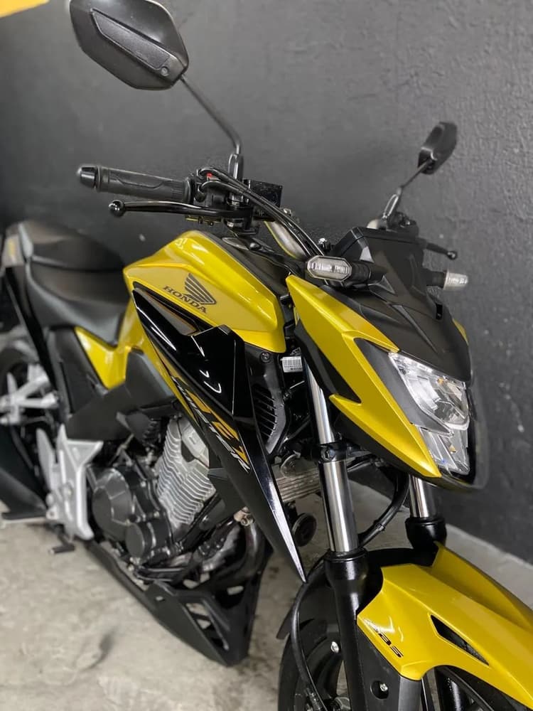 CB 300 