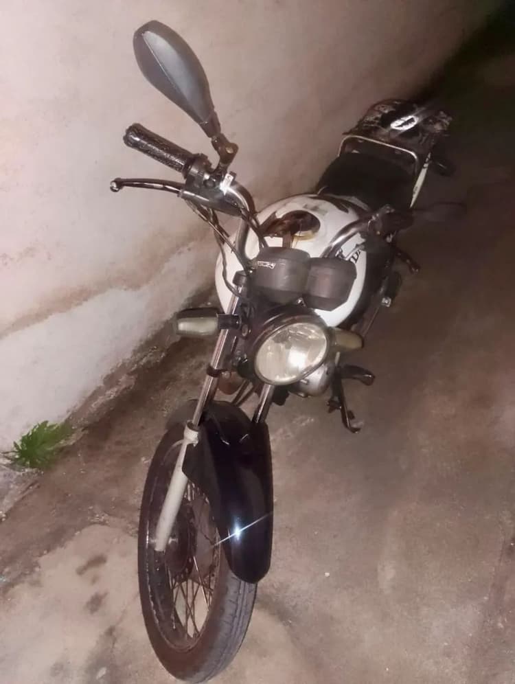 Vendo cg cargo ES documento em dia