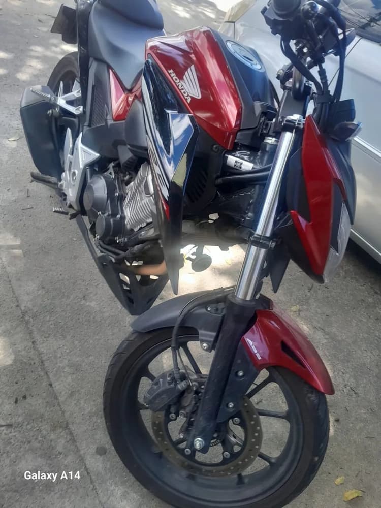 Moto CB300F