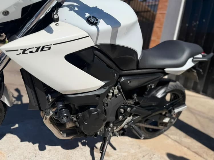 Xj6 n 