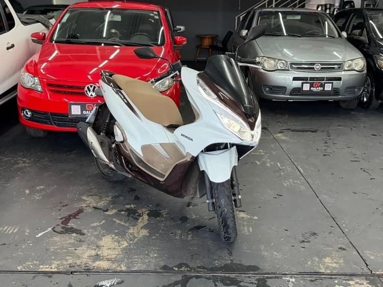 PCX DLX 2020