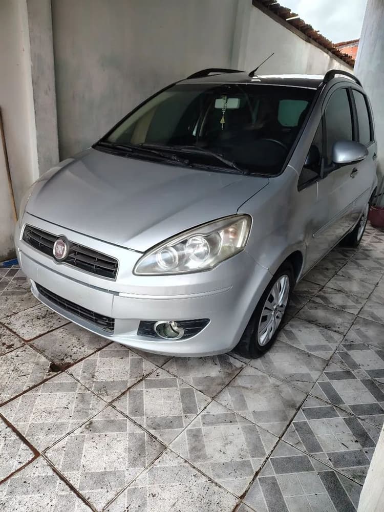 Fiat Idea Essence 1.6 Flex 16V 5P 2011