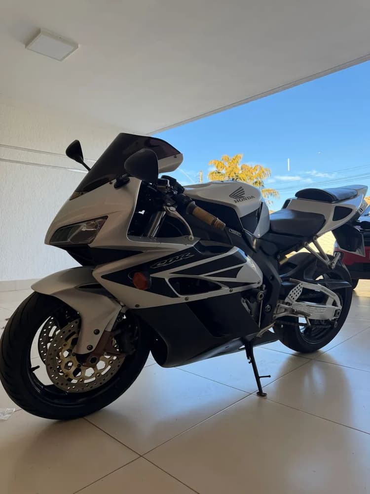 CBR 1000 RR aceito troca