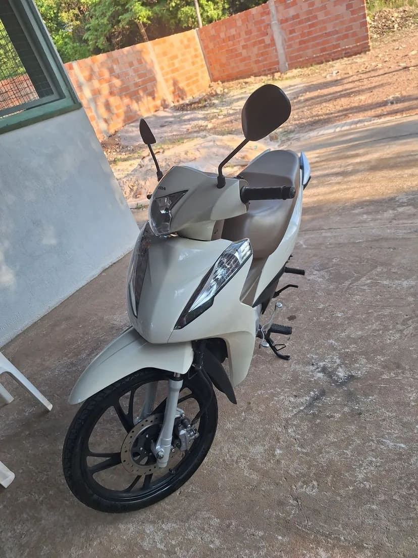 63 99269-4026 Biz super conservada!