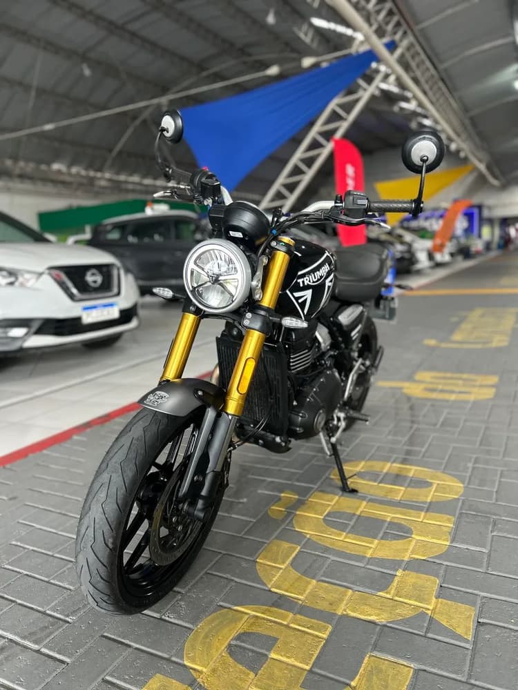 Triumph speed 400 - 8.000 km 