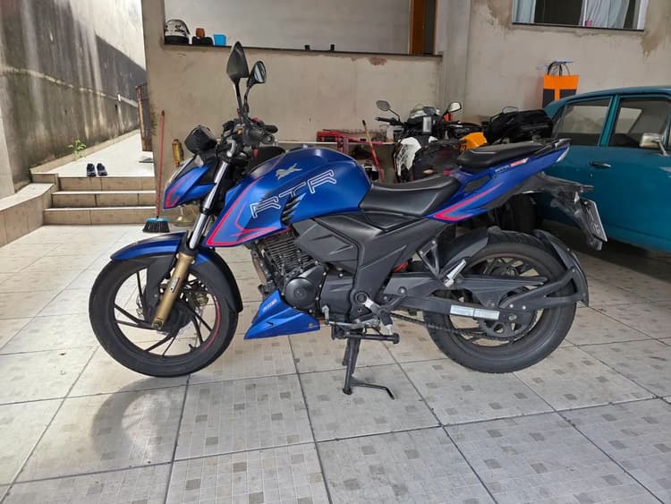 Dafra apache 200 2023 com manual e chave reserva.