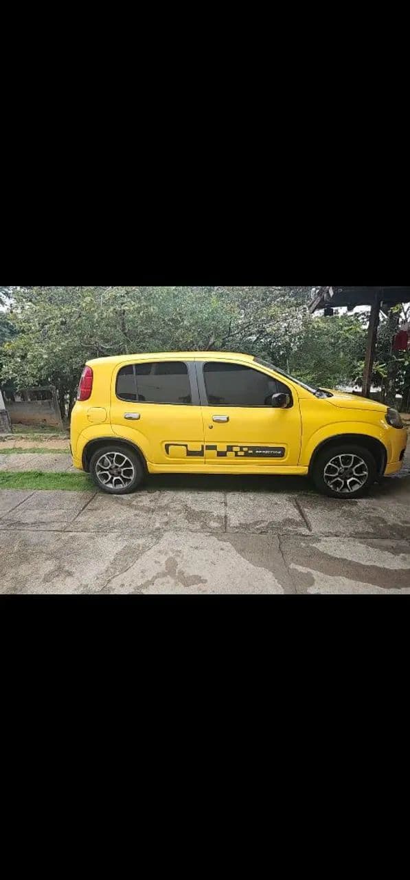 Fiat Uno Sporting 1.4 EVO Fire Flex 8V 4P 2012
