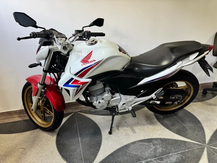? HONDA CB 300R 2015 - ABS