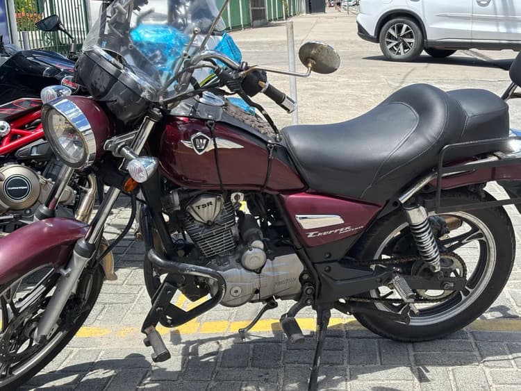 Vende-se moto 