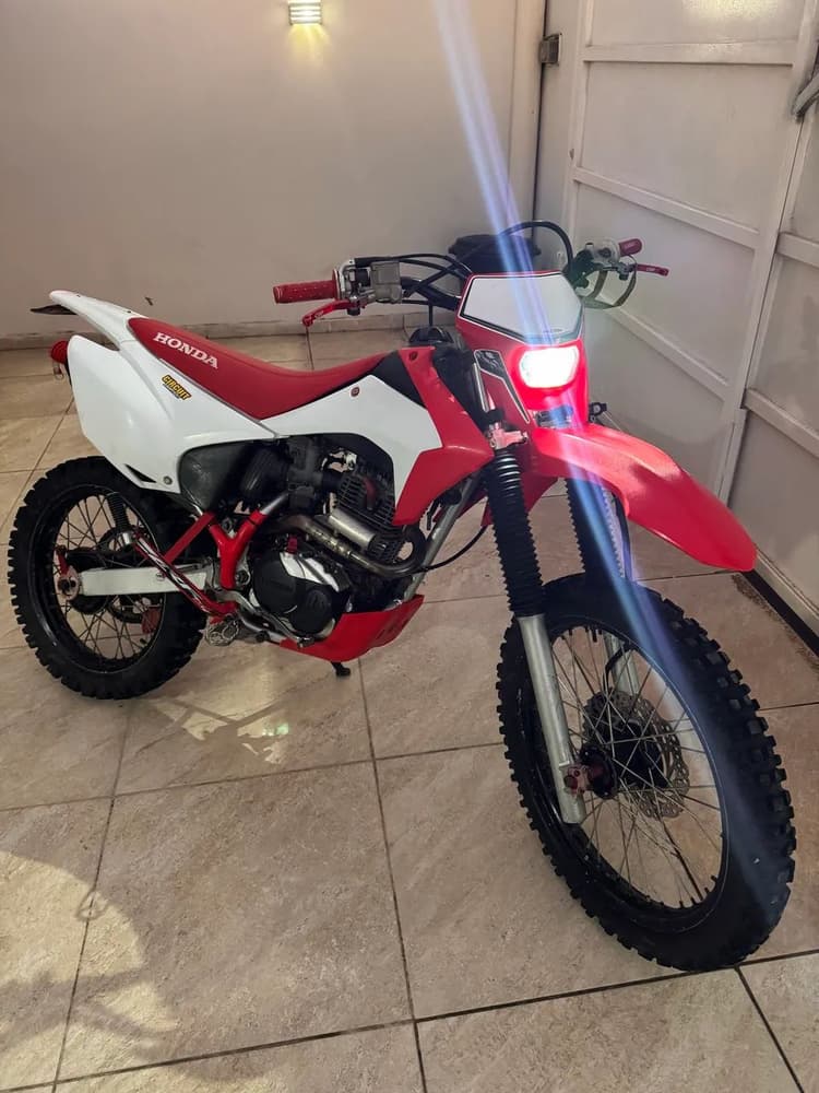 CRF 230 F 2011 muito nova 
