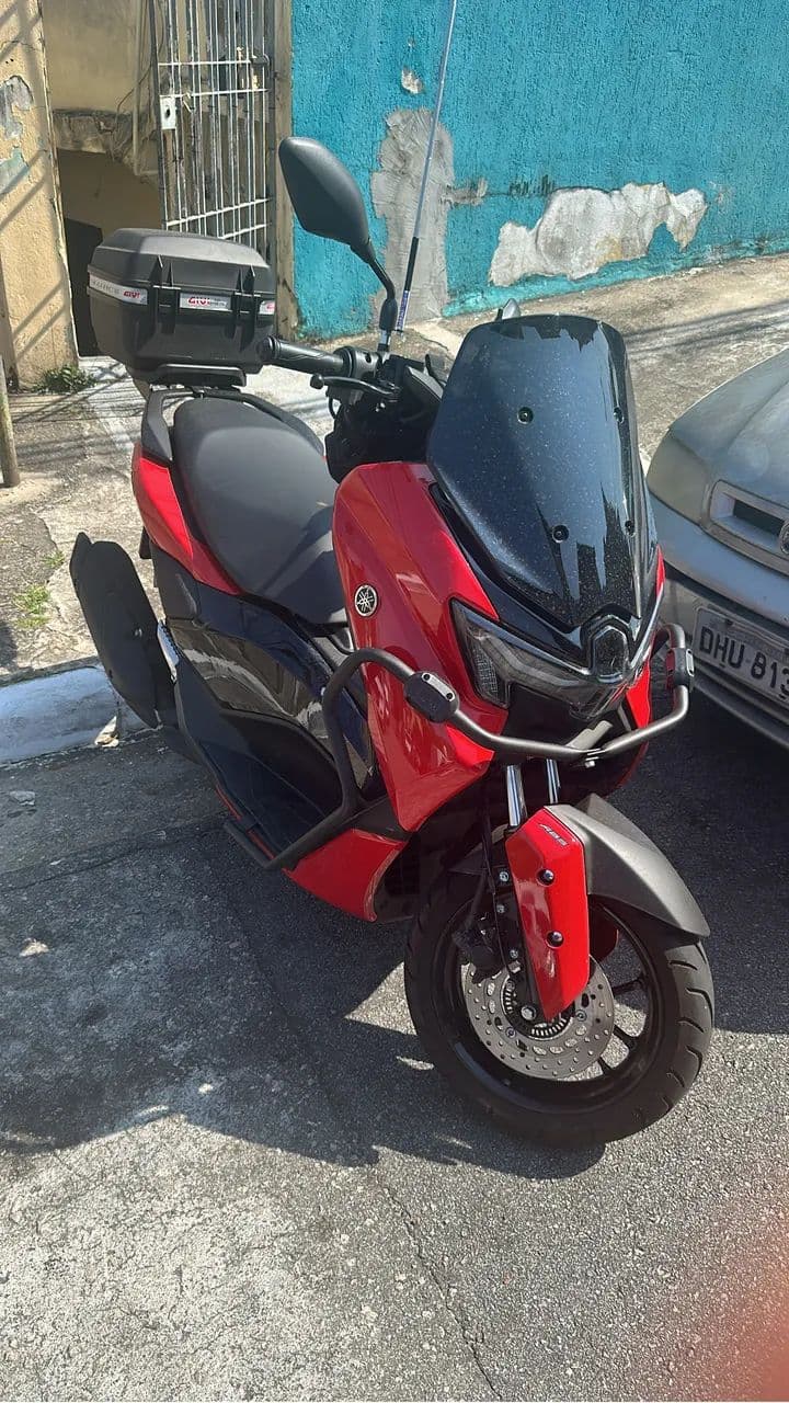 Nmax 2025 Equipada