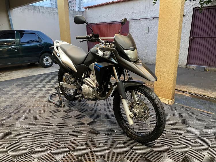 XRE 300 2015 