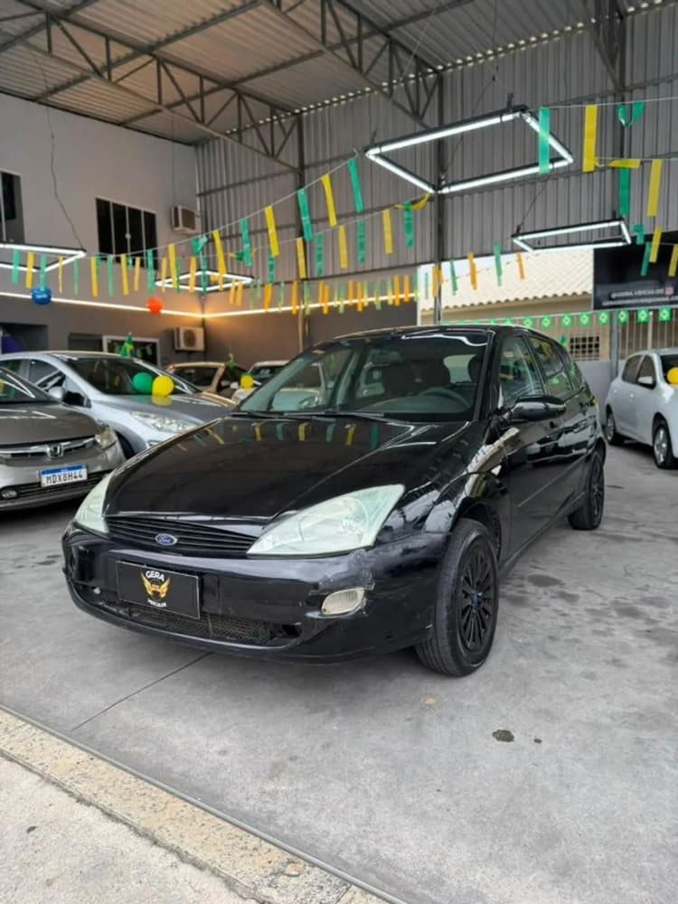Ford Focus 1.8 16V 5P 2003