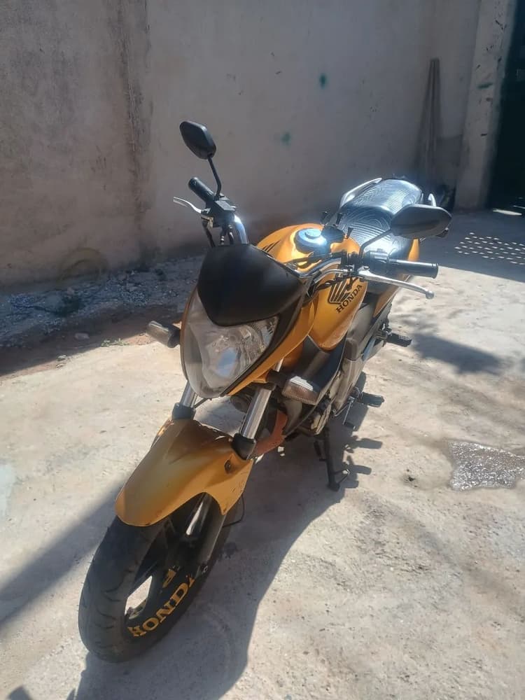 Cb 300