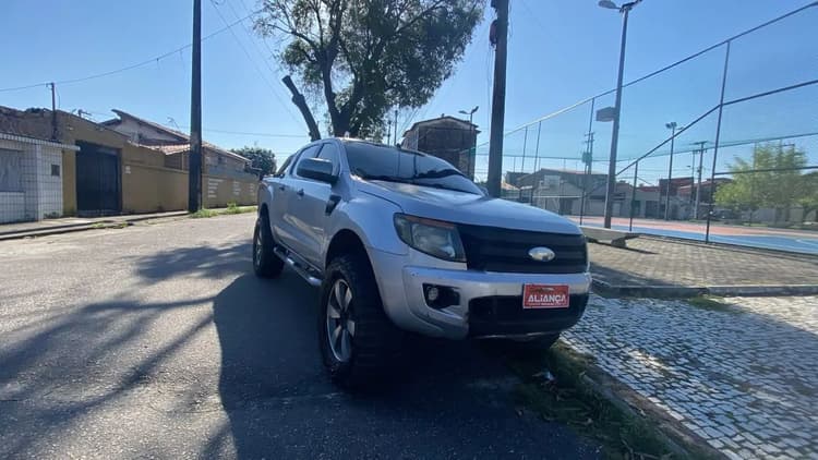 Ford Ranger XLS 2.5 16V 4X2 CD Flex 2013