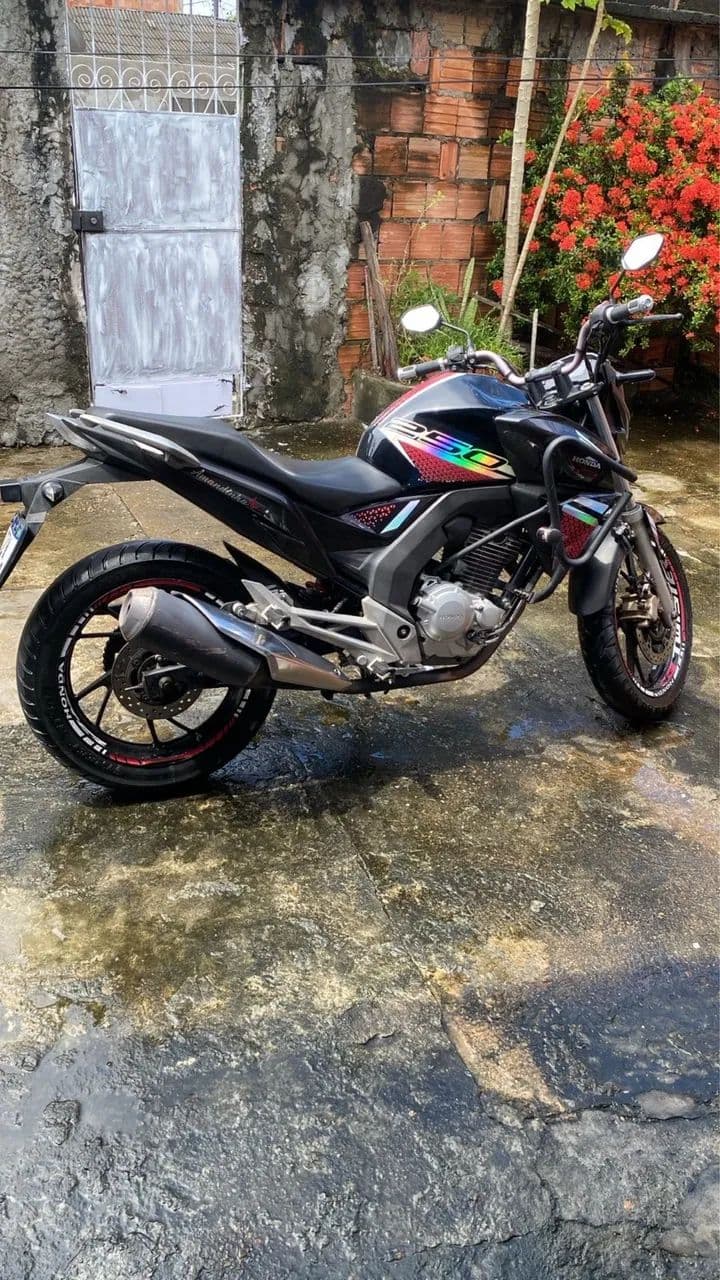 CB 250 