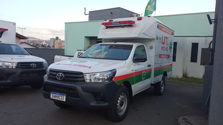 Ambulância Hilux 