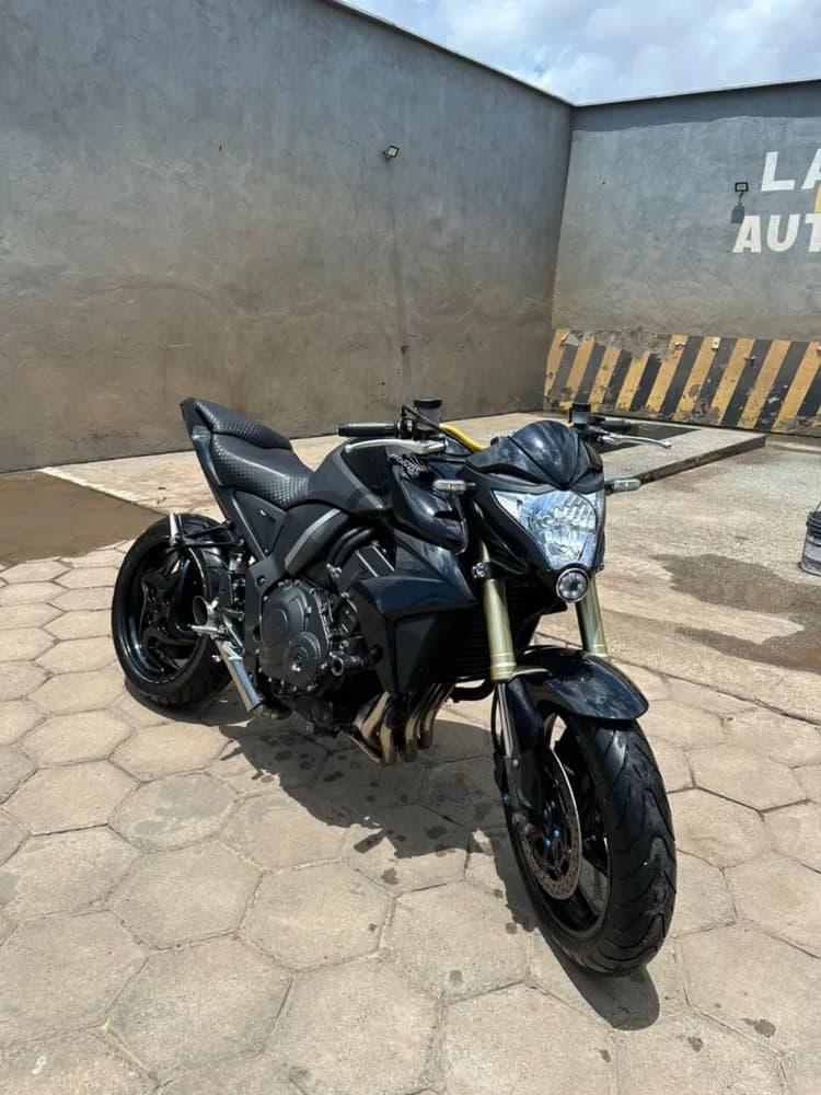 Cb1000 