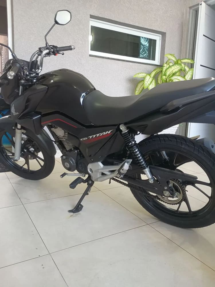 Vendo ou troco Titan 160