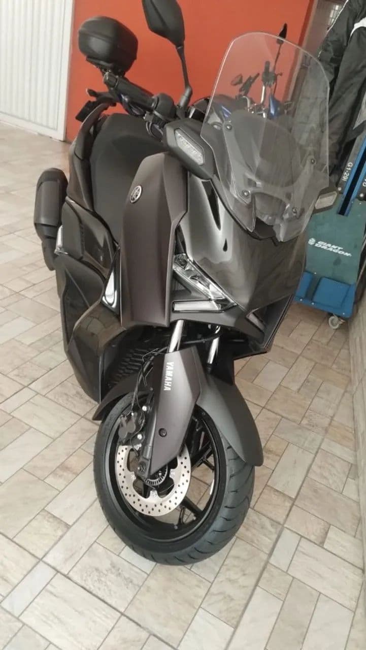 Xmax 300 2026 140 km 