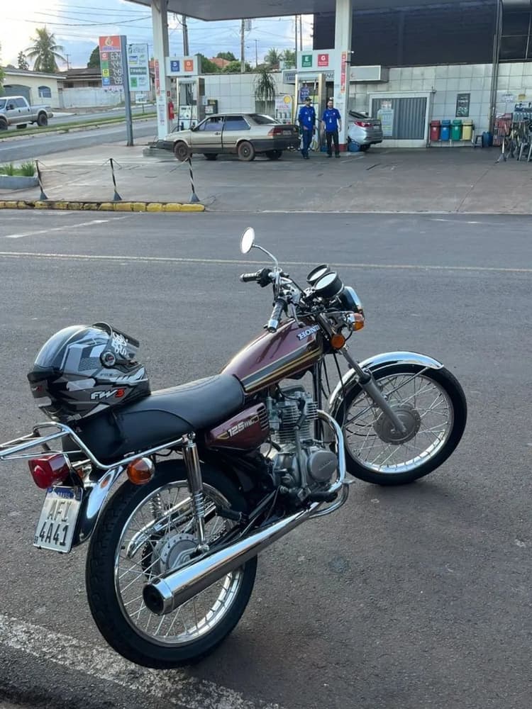 Honda ML 125 ano 1982 restauranda