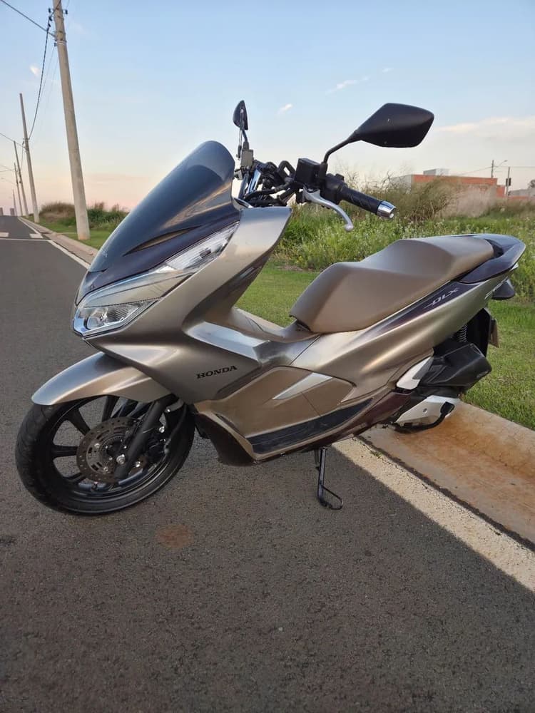 HONDA PCX DLX 2022
