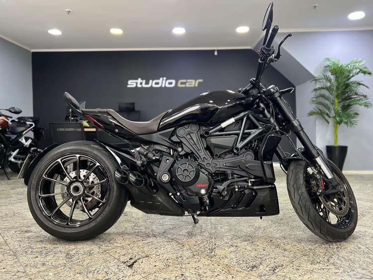 Ducati Diavel S 