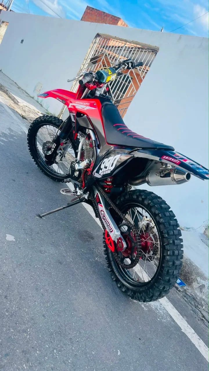 Vendo CRF em perfeito estado no precinho 