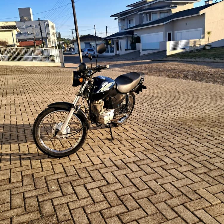 Titan 125 ano 2004