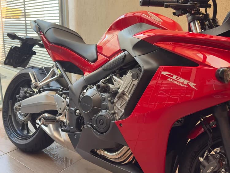 CBR 650F impecável 