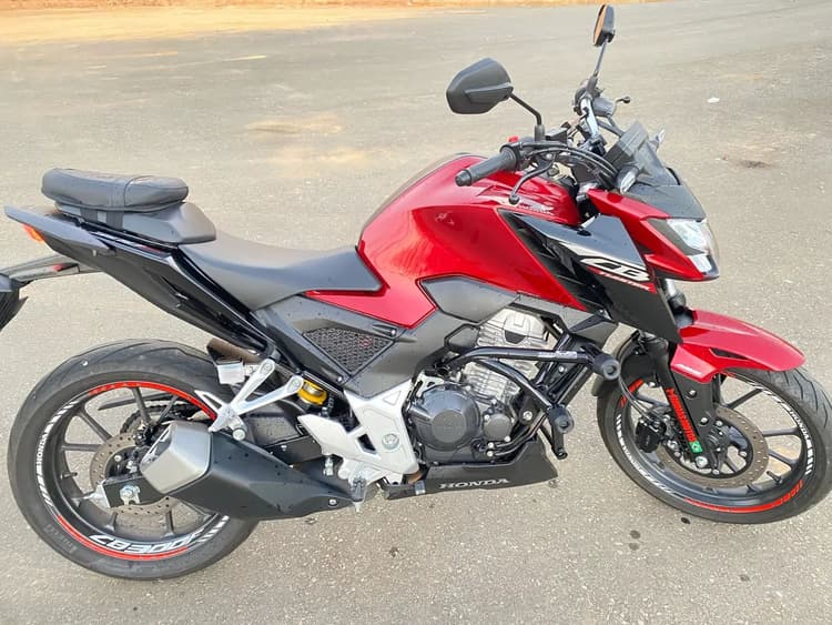 VENDO CB300F 2025 ZERADA