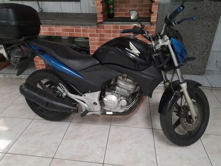 Cb 300 só pra vender 