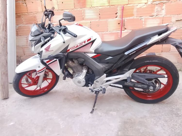 Vendo ou troco com uma de menor valor 
