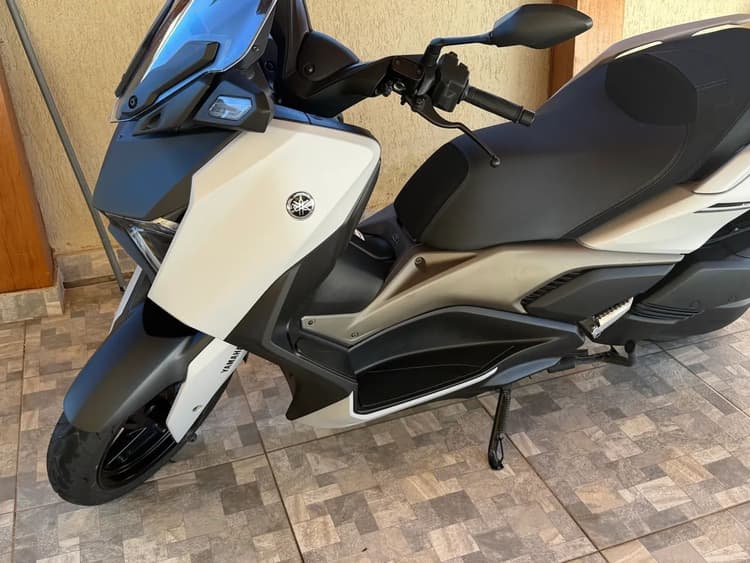Xmax