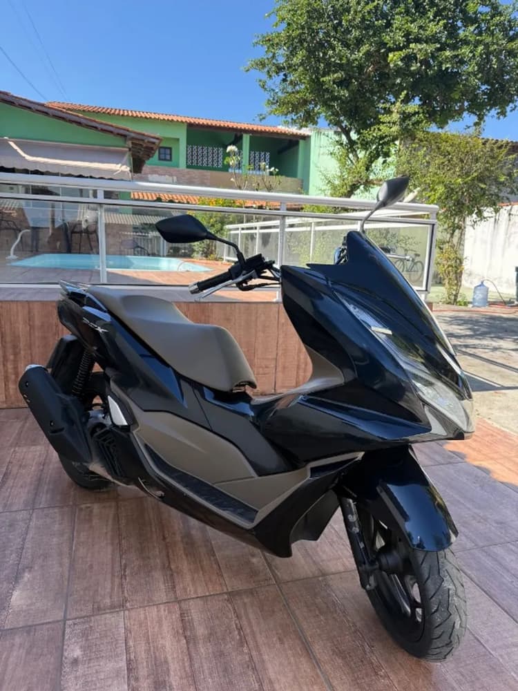 Vendo Pcx muito nova 