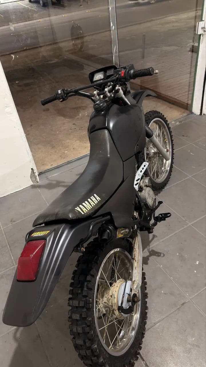 Yamaha XT225 trilha 