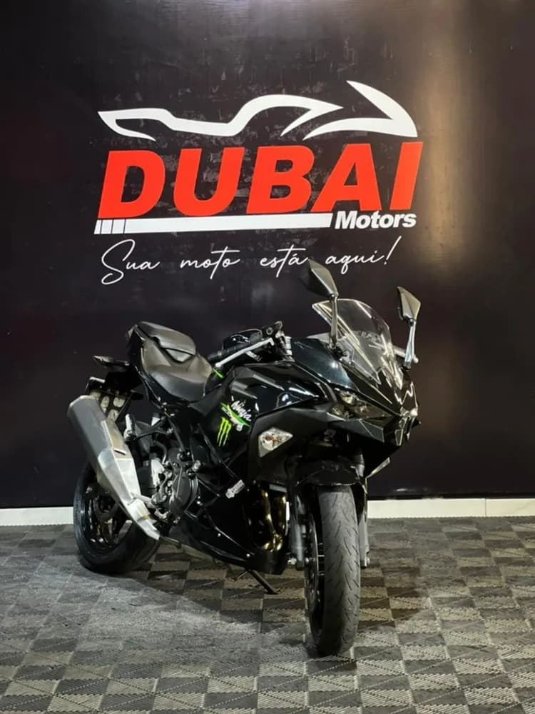 KAWAZAKI NINJA 500  2025 