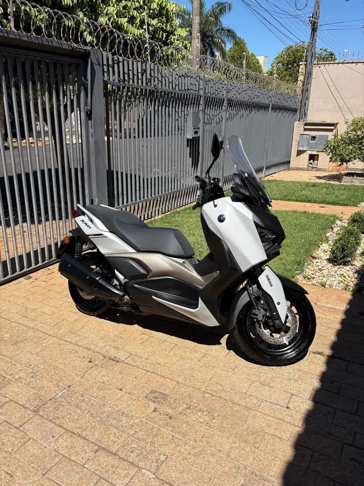 XMax 250 