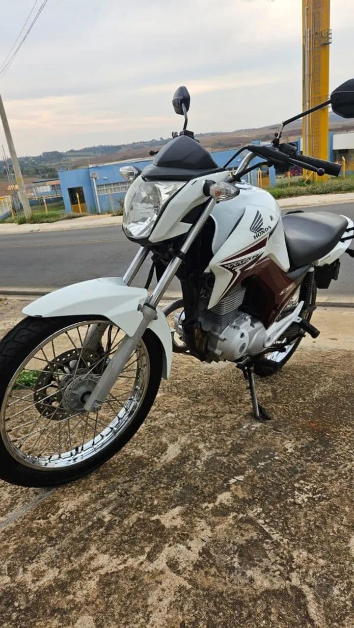 Vende-se moto 
