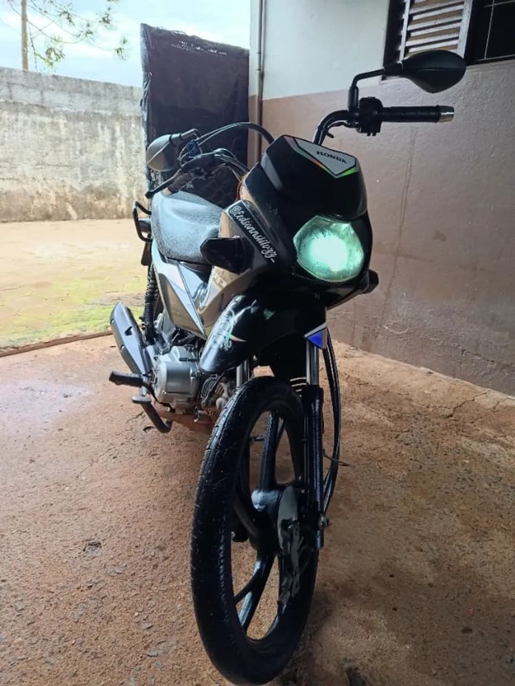 Moto bem conservada 